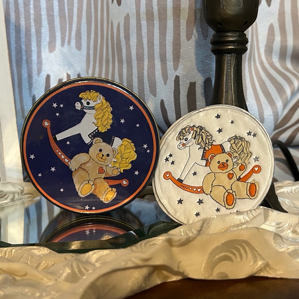 😉Bundle Days😉Vintage Tin With Felt Paper Drink Coasters Rocking Horse Teddy Bear